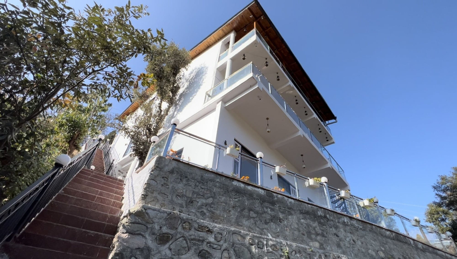 Exterior & Views 2, Ramshila Cottage, Nainital