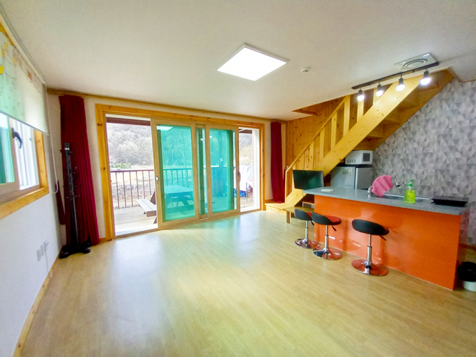 Others 4, Muju Yangjiteul Pension, Muju