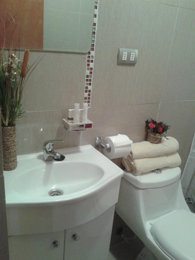 Bathroom 3, Ecomusic Hotel, Valparaíso