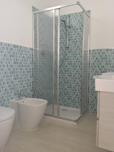 Bathroom 4, Residence Miramare, Sassari