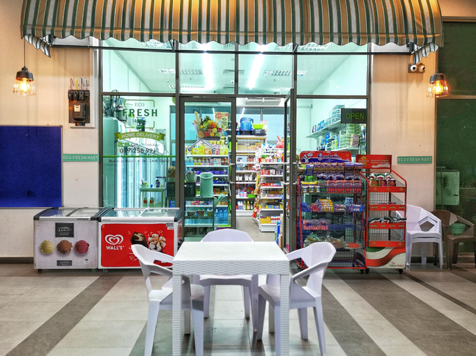 Food & Drinks, Cyberjaya | Cybersquare Queen Bed Eco Soho!, Sepang