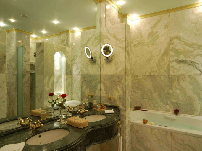 Bathroom 5, Concorde El Salam Hotel Sharm El Sheikh Front Hotel, Sharm el-Sheikh