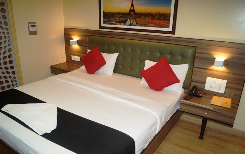 Bedroom 5, Phoenix Hotel, Bangalore