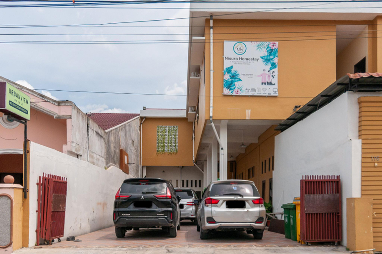Exterior & Views 21