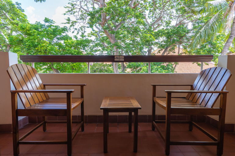 Exterior & Views 26