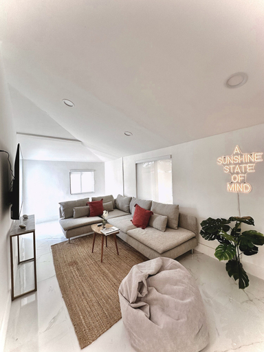 Others 5, NEW comfy and modern house, Miami-Dade