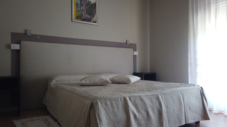 Bedroom 2, Hotel Cristina, Aosta