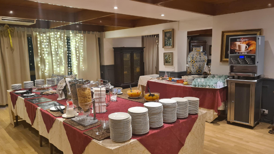 Food & Drinks 5, Parco Tirreno Residence, Rome