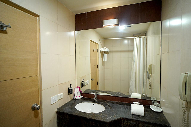 Bathroom, Klyde Grand Delhi NCR, Gautam Buddha Nagar