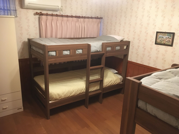 Bedroom 4, Guesthouse UNILA, Hakusan