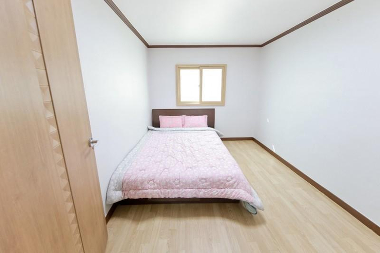Bedroom 2, Yesan Sanmaru Pension, Yesan