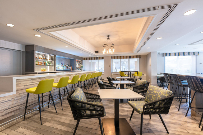 Food & Drinks 5, The Simon Hotel Sydney, Cape Breton