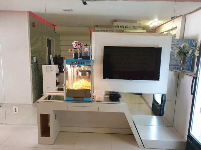 Others 5, Eumseong Aria Drive-IN, Eumseong