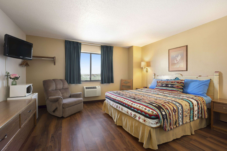 Bedroom 3, Super 8 by Wyndham Las Vegas, San Miguel