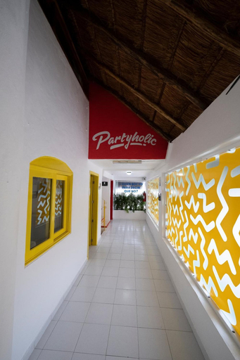 Others 3, Hotel Partyholic, Cozumel