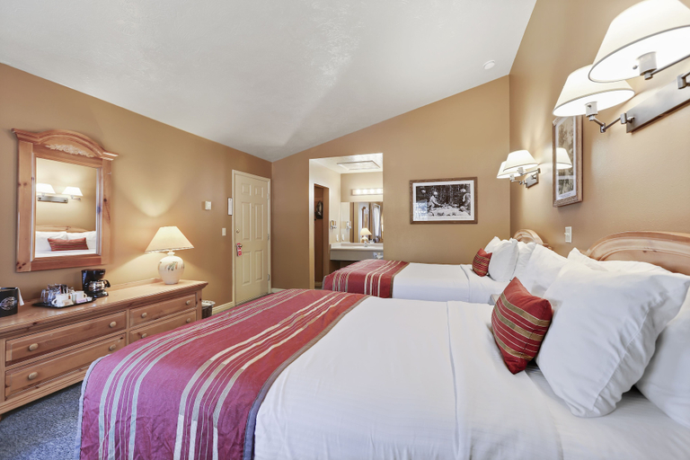 Bedroom 4, Headwaters Lodge & Cabins at Flagg Ranch, Teton