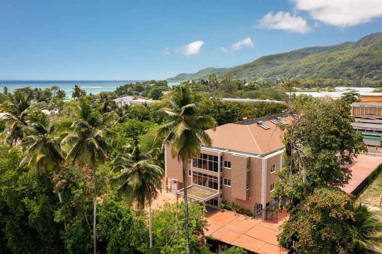 Exterior & Views 2, Royale Suites by Arc Royale Luxury Apts
