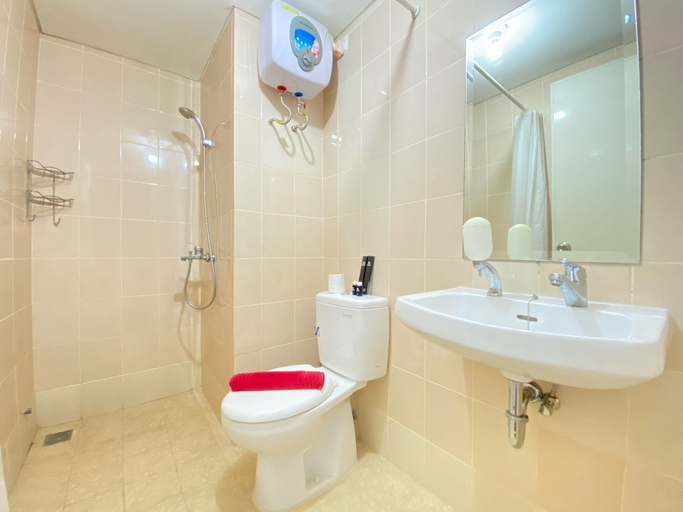 Bathroom 3, Homey Furnished 2Br Apartment At Parahyangan Residence, Bandung