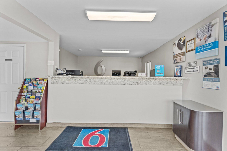 Public Area, Studio 6 Wilmington, NC, New Hanover