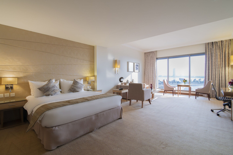 Bedroom 3, Golden Tulip Dammam Corniche Hotel, Dammam
