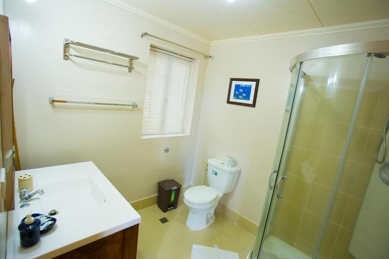 Bathroom 4, Villa De Babat, Basco