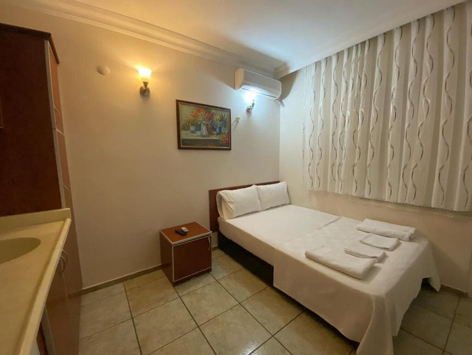 Bedroom 3, Avsa Marina Otel Yarim Pansiyon, Marmara