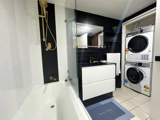 Bathroom, S&P Apartments - Festival, Brisbane