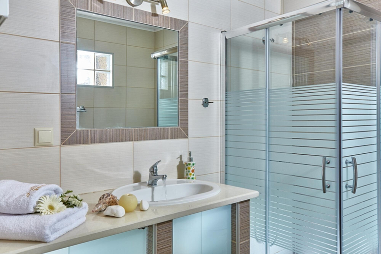 Bathroom, Cozy Pool Front Apartment With sea View Helios RU, Crete