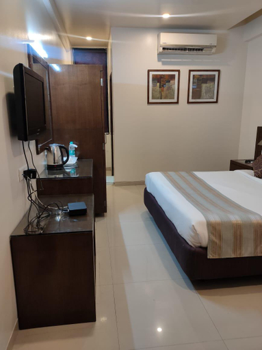 Bedroom 3, Masara Biznotel, Pune