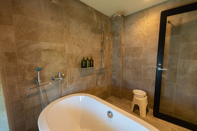 Bathroom 4, Lulaliya, Ishigaki