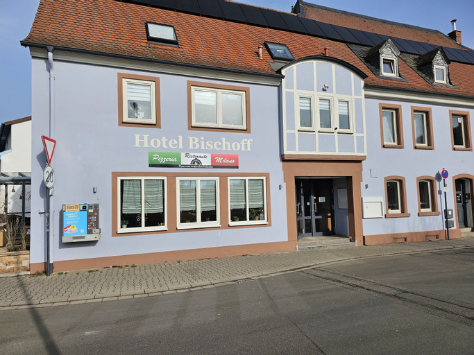 Exterior & Views 17