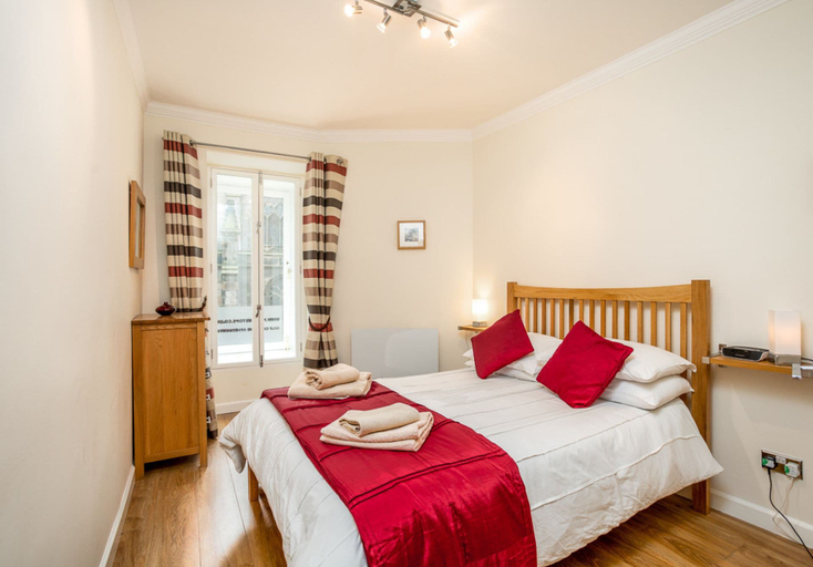 Bedroom, Advocates Close, Edinburgh