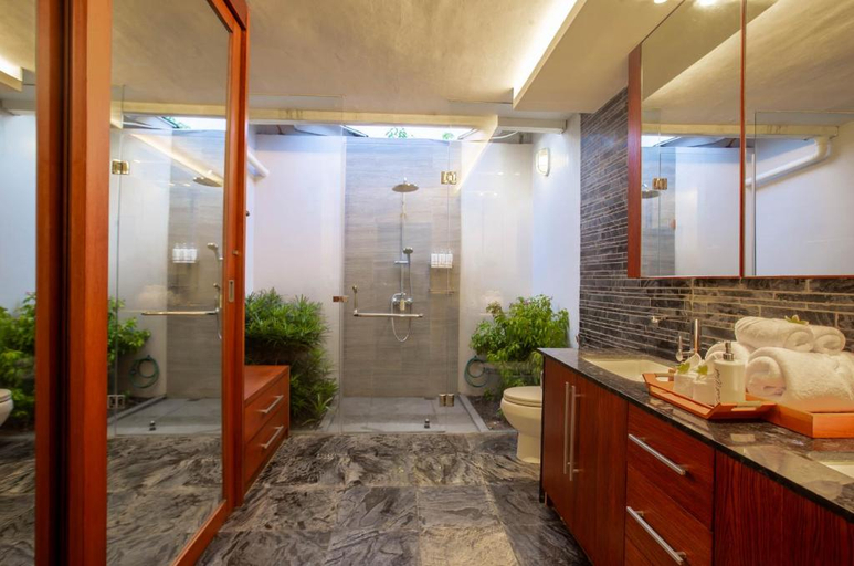 Bathroom 5, Luxury 3BR Kahuripan Villa, Badung