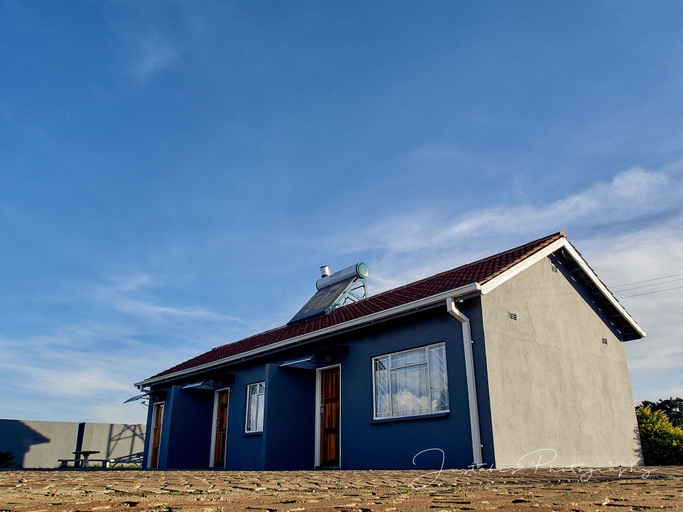Exterior & Views 2, Bradley Gardens Lodge, Gweru