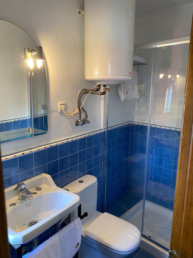 Bathroom 4, Casa Tijeras I, Toledo