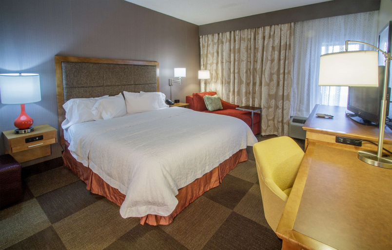 Bedroom 3, Hampton Inn South Haven, Van Buren