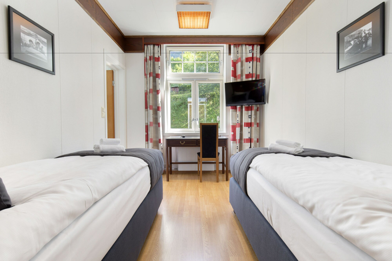 Bedroom 3, Tyssedal Hotel, Odda