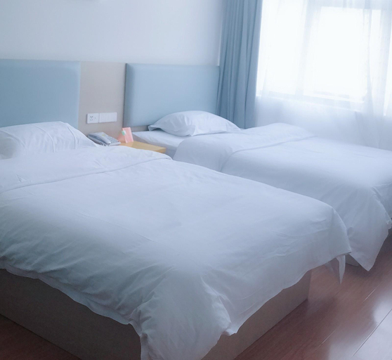 Bedroom 2, 7 Days Inn·Kaili Rongjiang Binjiang Avenue, Qiandongnan Miao and Dong