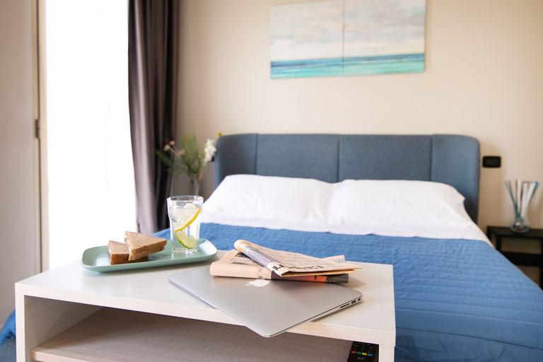 Bedroom 3, Noah Beach Hotel, Rimini