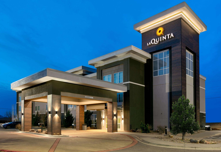 La Quinta Inn & Suites by Wyndham Clinton Historic Route 66, Custer