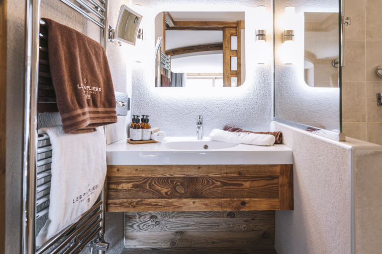 Bathroom 5, Hôtel Les Peupliers, Savoie