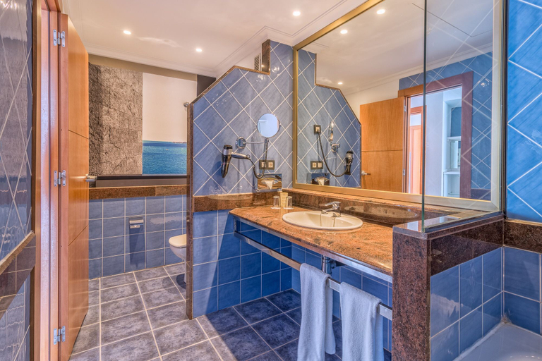 Bathroom 5, Hotel Mirador Papagayo by LIVVO, Las Palmas