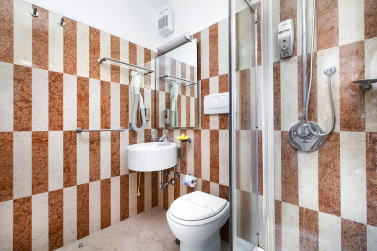 Bathroom 4, Villa Calisto in Sant Agnello, Napoli