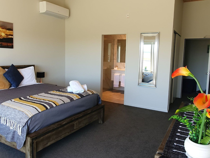 Bedroom 3, Pukaki Air Lodge, Mackenzie