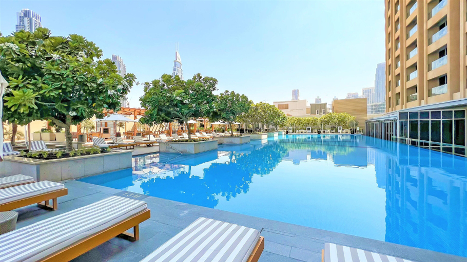 Sport & Beauty 5, Address Dubai mall Balcony Burj view, Dubai