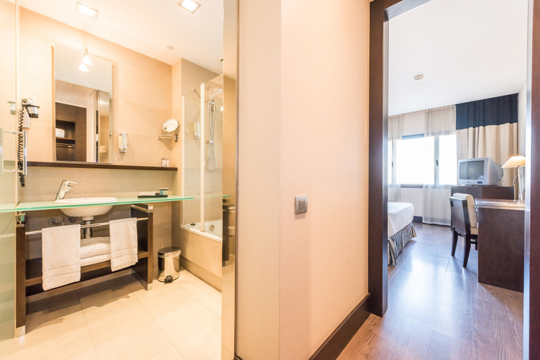 Bathroom 4, Hotel Mercader, Madrid