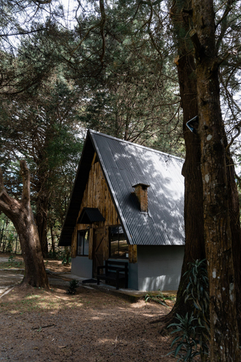 Exterior & Views, EyB Chalets, San Rafael
