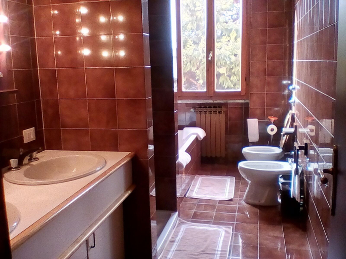 Bathroom 5, Locanda I Tarocchi, Cremona