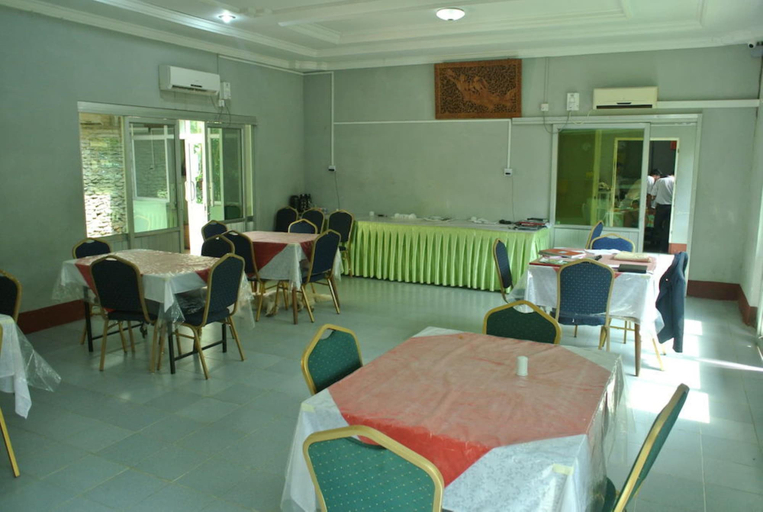 Food & Drinks 4, Yaewaddy Motel, Yangon