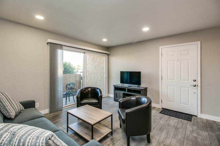 Others 4, Stylish Updated 2 Bdrm Near Old Town Scottsdale!, Maricopa